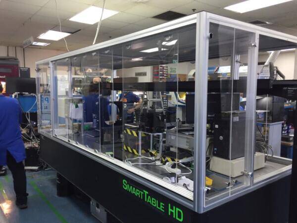 מבנה לכיסוי שולחן אופטי