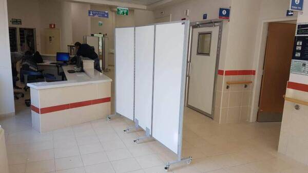 מחיצה ניידת לבית חולים מילוי POAM