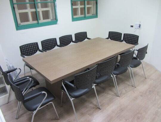 שולחן ישיבות