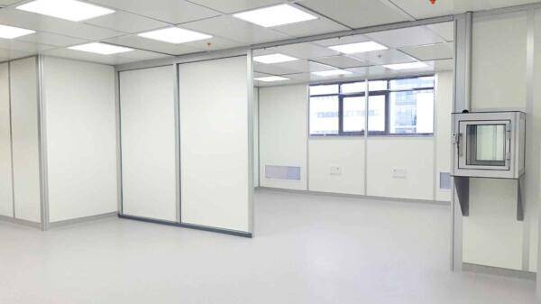 ארון מעבדה בקיר רינות לחדר נקי