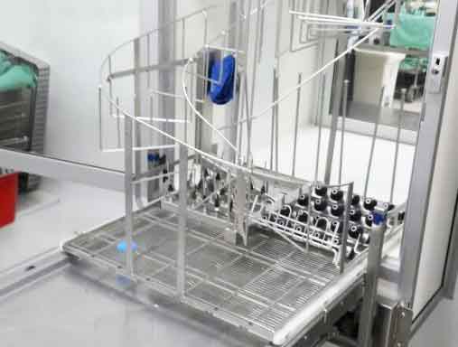 ארון מעבר מותאם לעגלת שטיפה 