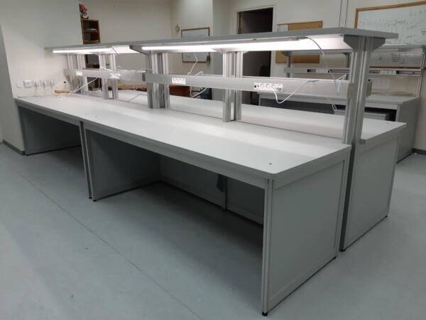 שולחנות למעבדה פורמיקה אנטיסטטית