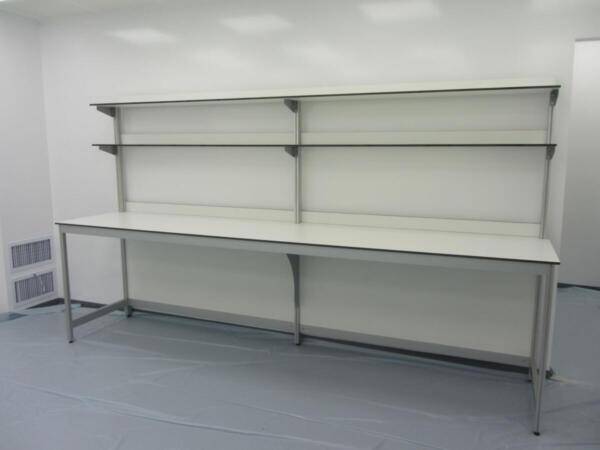 שולחן פרופילי אלומיניום ומשטח HPL