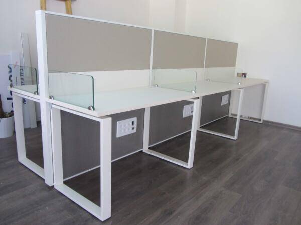 מחיצות סקרין זכוכית