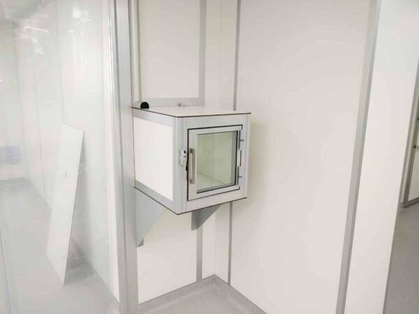 ארון מעבר בחדר נקי