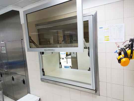 ארון מעבר קלפה לאספקה סטרילית