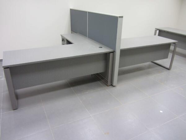 שולחנות בצורת ר לקבלת קהל