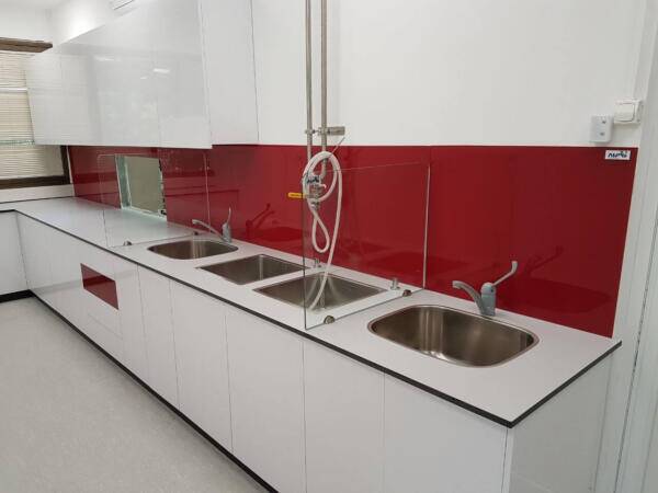 ריהוט למעבדת דם